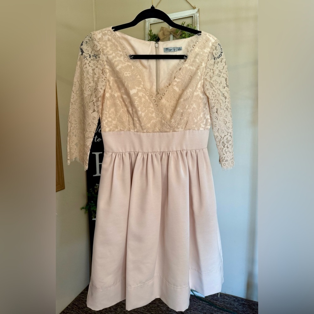 Eliza J Women's Faille Fit & Flare Lace Size 4 Fit 3/4 Sleeve V-Neck Bei… - Picture 2 of 8
